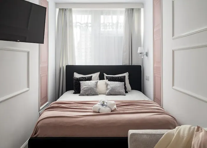 So Chic! 2-Bedroom Urban Suite 900M To Central Station Metro Rondo Onz