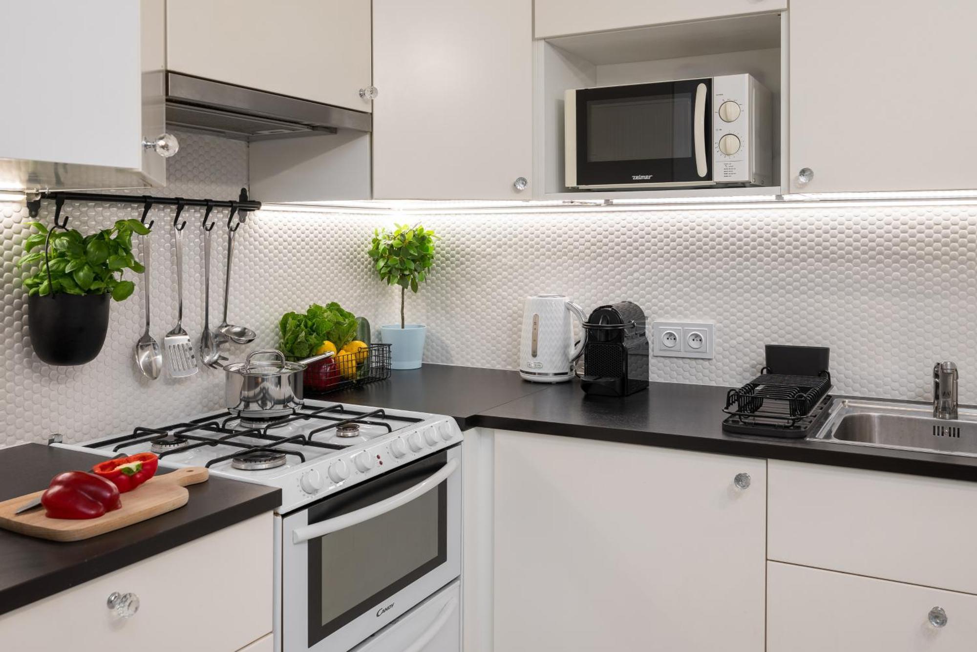 New Metropolis 2-bedroom 900m To Station Metro Rondo Onz
